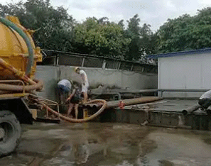 北关抽化粪池自动清理的方法